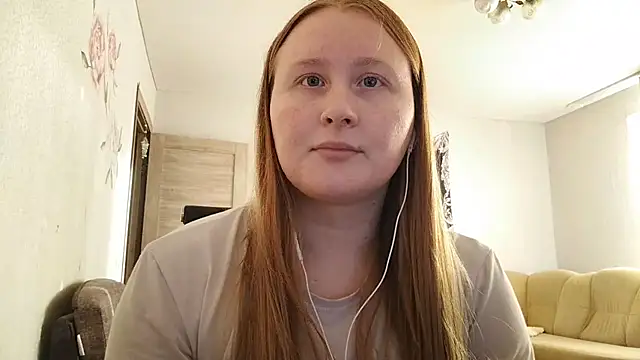 AnikaLipps stripchat live cam model