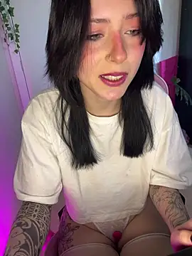 Alaskahosh stripchat live cam model