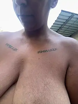 wildfarmbabe stripchat live cam model