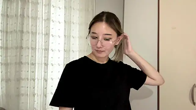CloudyClamber stripchat live cam model