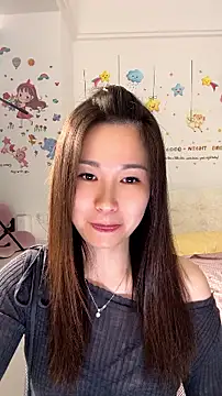 momo0021 stripchat live cam model