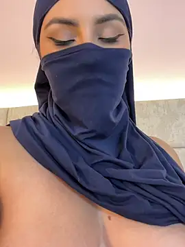mirandacute stripchat live cam model