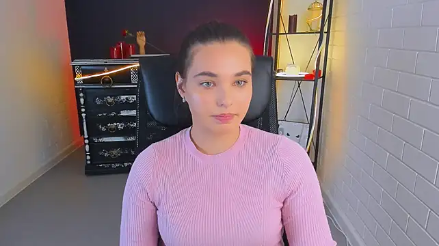 KristinaFairfax stripchat live cam model