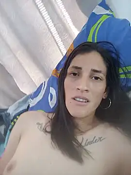 Vikyhot27 stripchat live cam model