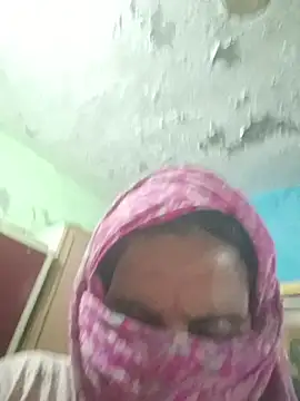 AadikiAunty stripchat live cam model