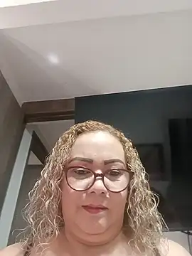 Amberlight20 stripchat live cam model