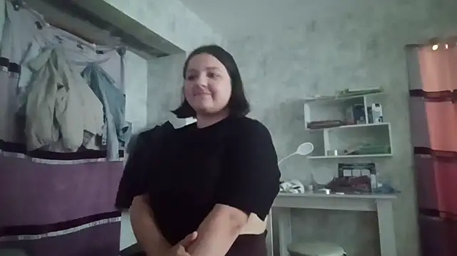 LunarStar stripchat live cam model