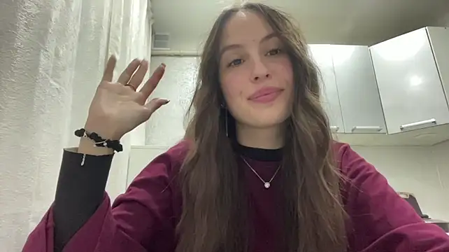 NanTrias stripchat live cam model
