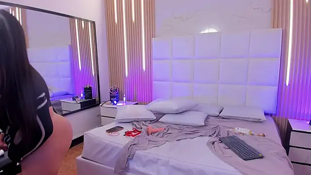 cinthya_cooper_ stripchat live cam model