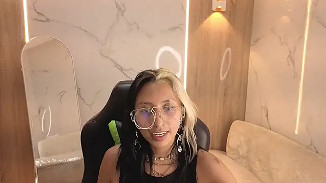 raven_stone_cn stripchat live cam model