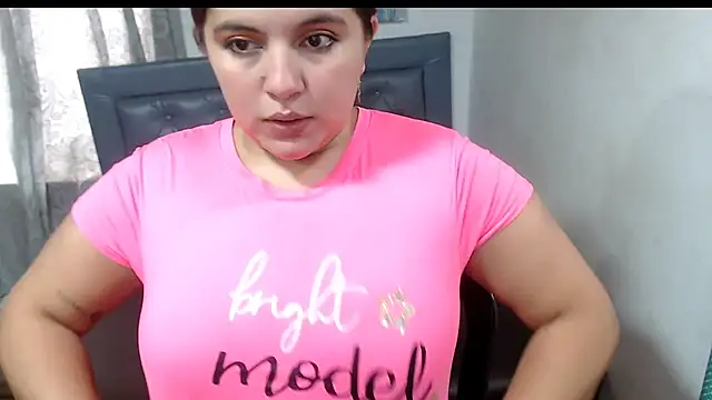 sarah_aguilar stripchat live cam model