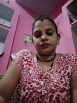 HOjulipal678 stripchat live cam model