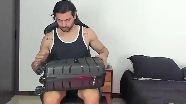 Dereck_vega stripchat live cam model