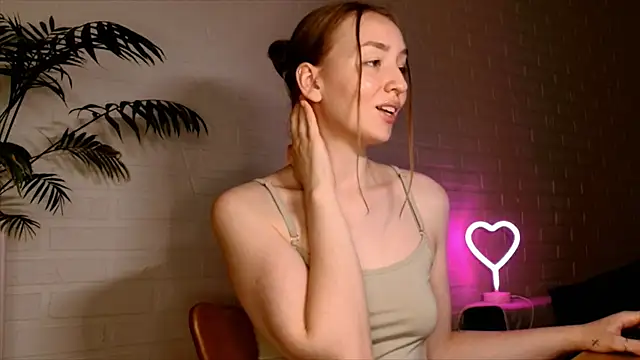 WhitePrincessLuna stripchat live cam model
