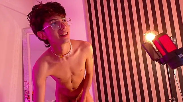 Twink_Sebas7 stripchat live cam model