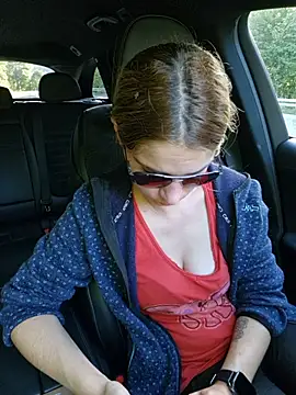 Mercedeswoman8 stripchat live cam model