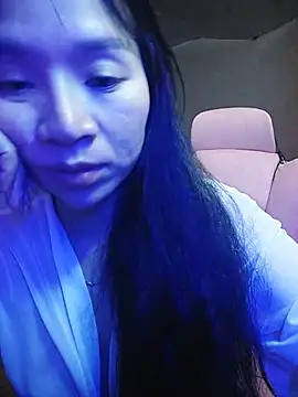 Yinzing_502 stripchat live cam model