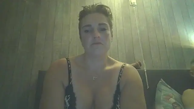 bicouple1992 stripchat live cam model