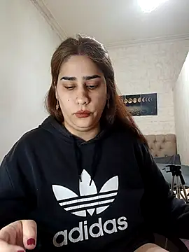 nahiarabiel33 stripchat live cam model