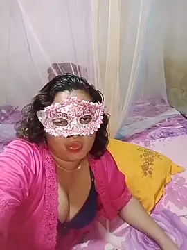 LunaCeylon stripchat live cam model