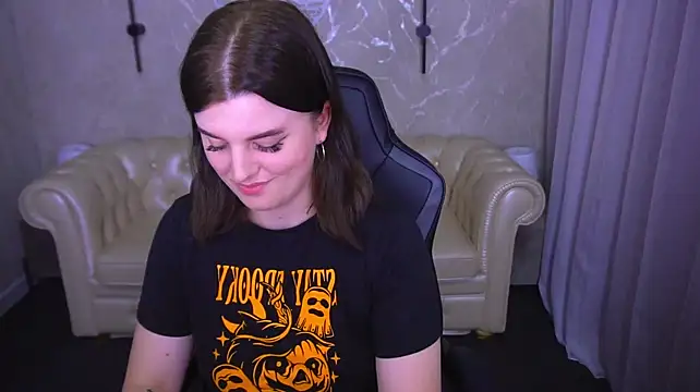 KristiFoxy stripchat live cam model