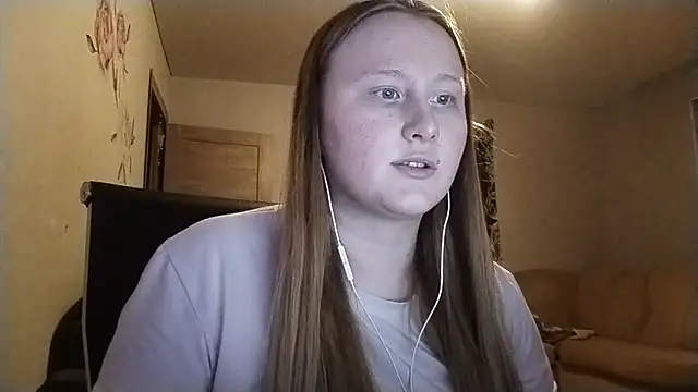 AnikaLipps stripchat live cam model