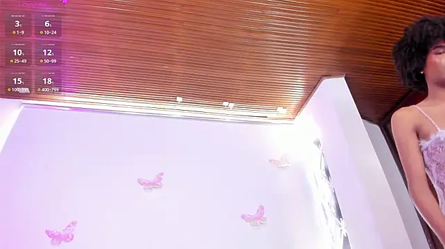 NaomiSaenz_ stripchat live cam model