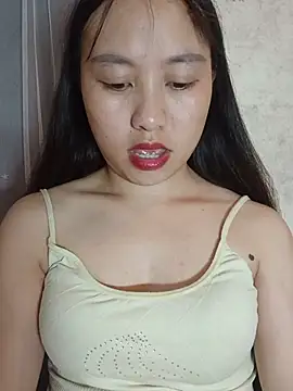 Cherry-squirtt stripchat live cam model