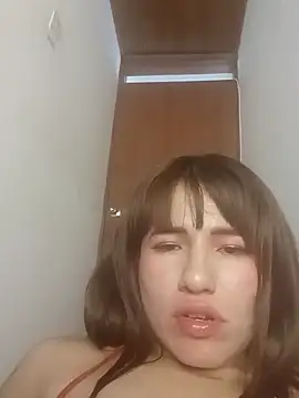 _Luna_Blooms stripchat live cam model