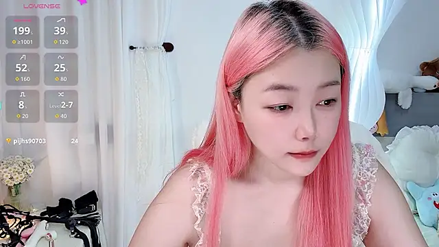 -Nini-- stripchat live cam model