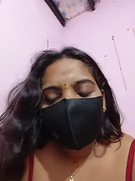 Sassy_kinjal stripchat live cam model