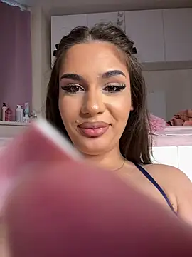 AylaNova stripchat live cam model