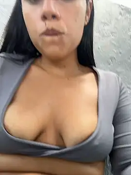 Sara-Castillo stripchat live cam model