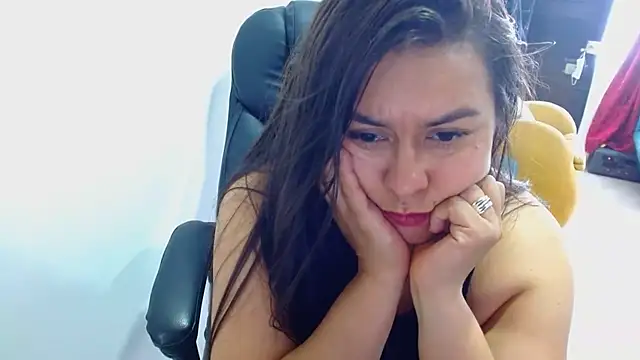 Ixchel_Anaid stripchat live cam model
