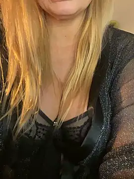DivaVonTease stripchat live cam model