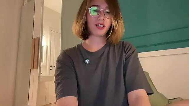 WillHannah stripchat live cam model