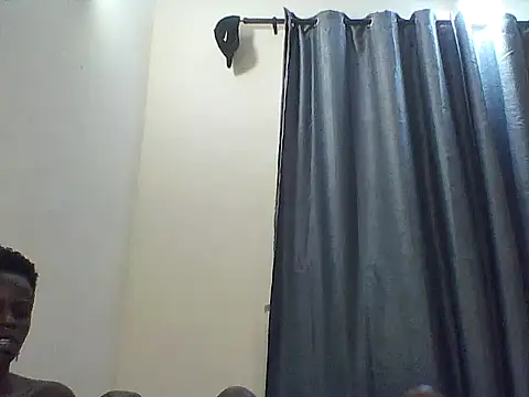 Black_icey stripchat live cam model