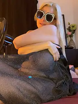 DivaVonTease stripchat live cam model