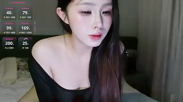 Hazel-11 stripchat live cam model
