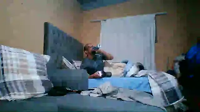 Sgeme325is stripchat live cam model