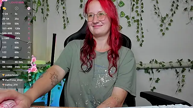 KrisTyBooBsin stripchat live cam model