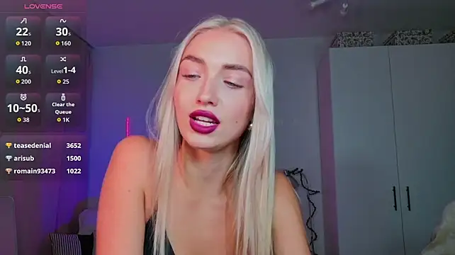 TessaGrays stripchat live cam model
