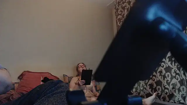 MoonedByEva2025 stripchat live cam model