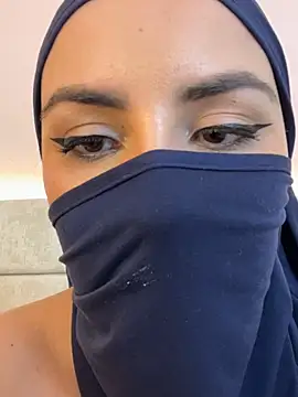 mirandacute stripchat live cam model