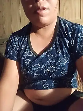 pm2002a stripchat live cam model