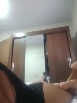 Karlapeit stripchat live cam model