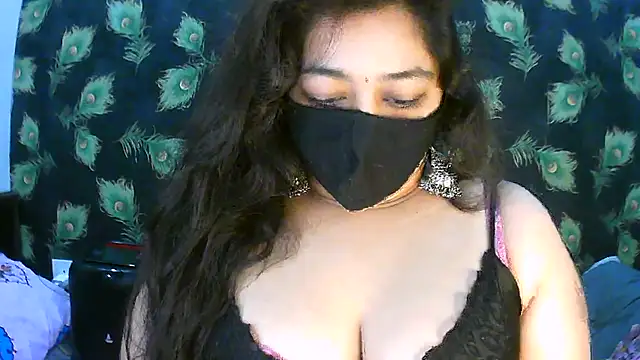 Yoursnandini8 stripchat live cam model