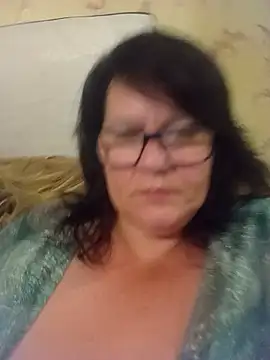 NysiOlsen stripchat live cam model