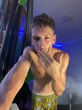 Leonardo0606 stripchat live cam model