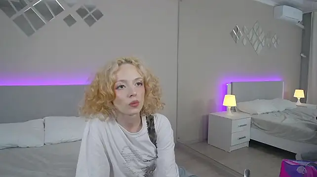 MiaVelmont stripchat live cam model